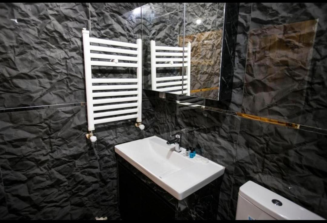 2br - 1lr Seaview Family Flat 10 Min Walk To Center İstanbul