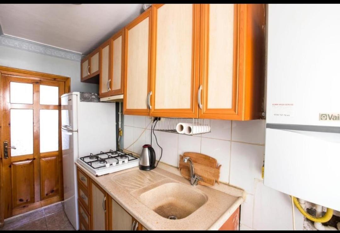 2br - 1lr Seaview Family Flat 10 Min Walk To Center Daire İstanbul