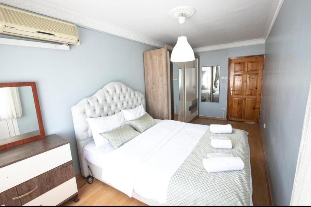 2br - 1lr Seaview Family Flat 10 Min Walk To Center İstanbul