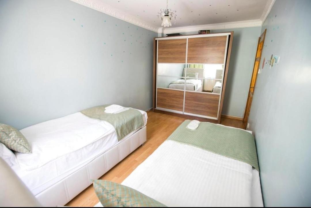 2br - 1lr Seaview Family Flat 10 Min Walk To Center Daire *