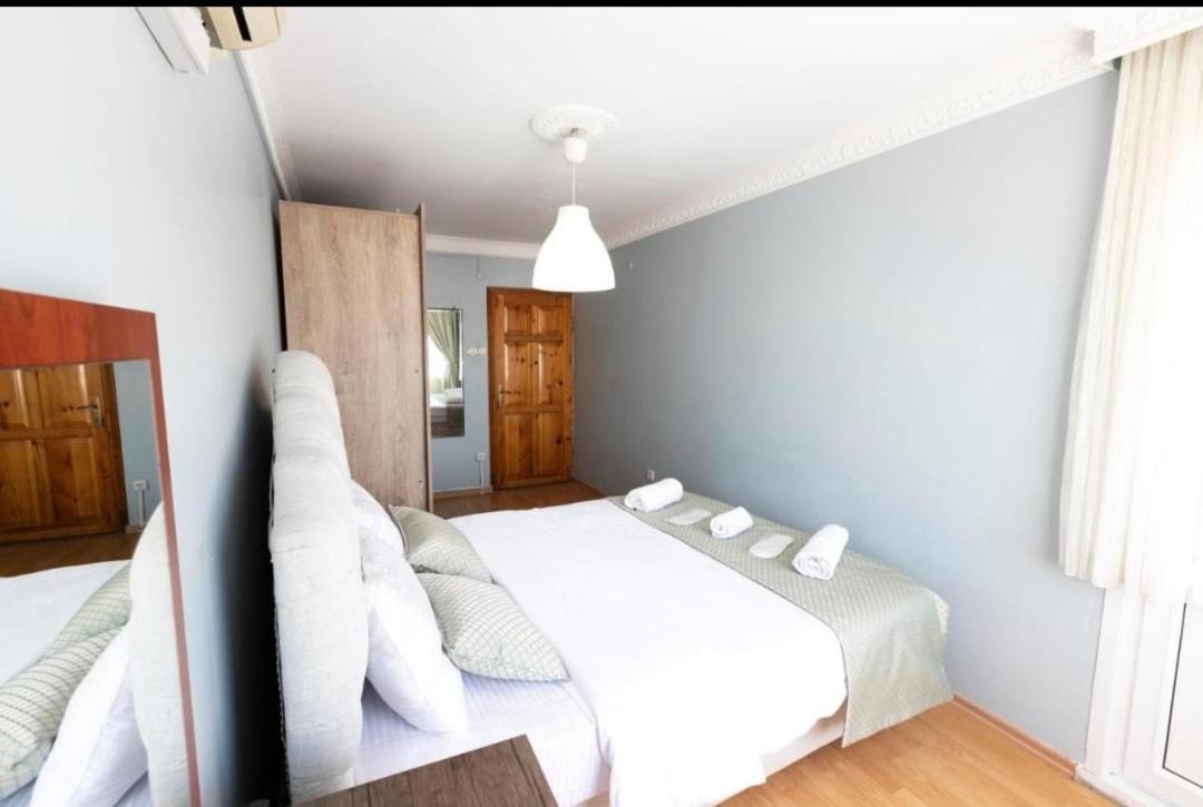2br - 1lr Seaview Family Flat 10 Min Walk To Center * İstanbul