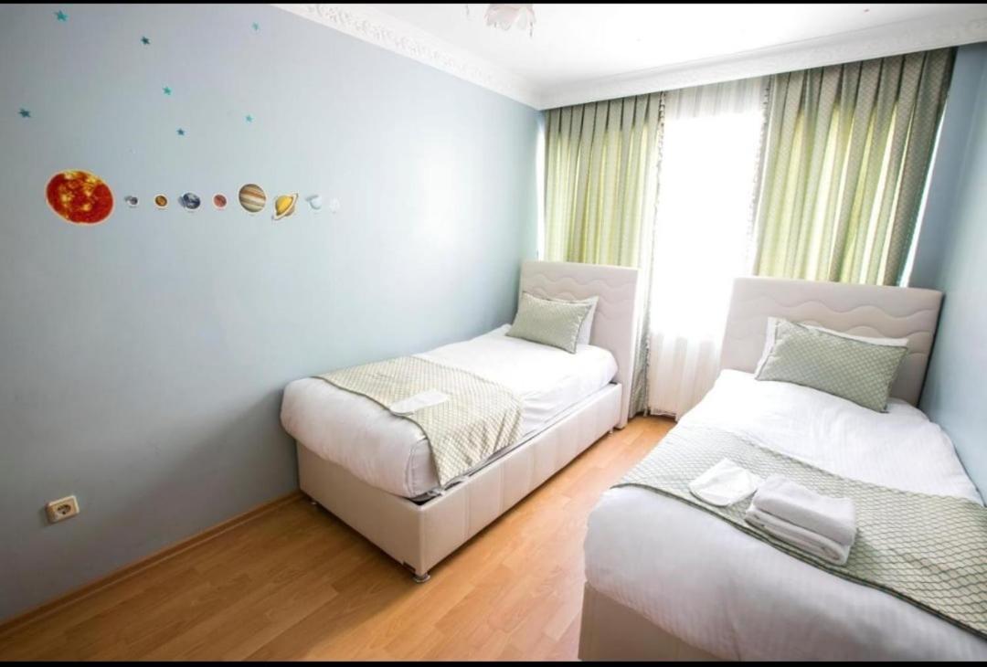 Daire 2br - 1lr Seaview Family Flat 10 Min Walk To Center İstanbul