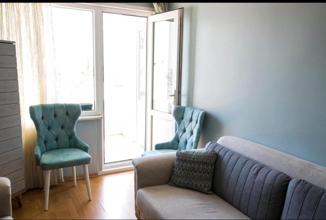 2br - 1lr Seaview Family Flat 10 Min Walk To Center İstanbul
